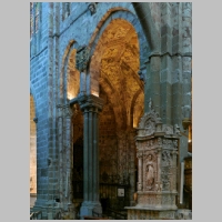 Avila, Catedral, Retablo dedicado a Santa Catalina tallado en alabastro por Isidro de Villoldo (1529), photo Jl FilpoC, Wikipedia.jpg
